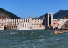 <strong>并通过解析带你拆解解骤</strong>